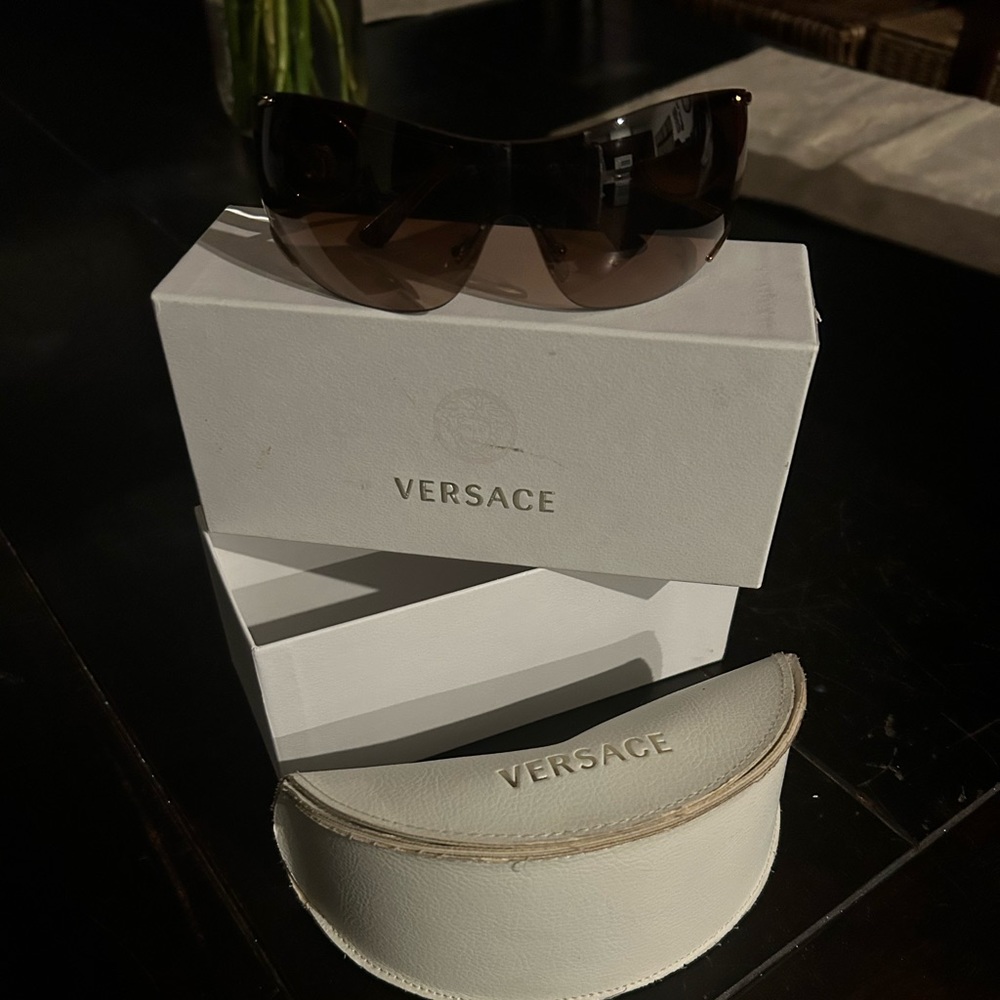 Women’s Versace Agordo sunglasses